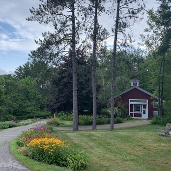Snowvillage Inn - Red barn - Hotels Near Me - Eaton, New Hampshire
