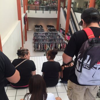 Last Chance Clearance Store - People have been waiting here 2hrs before doors open! - Shoe Stores Near Me - Phoenix, Arizona Last Chance Clearance Store - People have been waiting here 2hrs before doors open! - Shoe Stores Near Me - Phoenix, Arizona