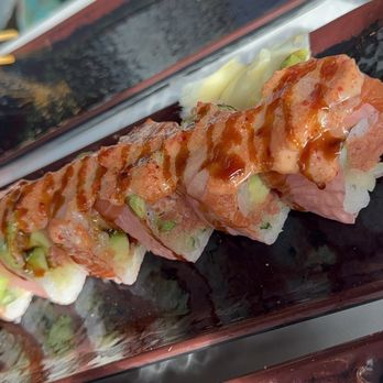 Hikari Hand Roll Bar - Sushi Bars Near Me - Minneapolis, Minnesota