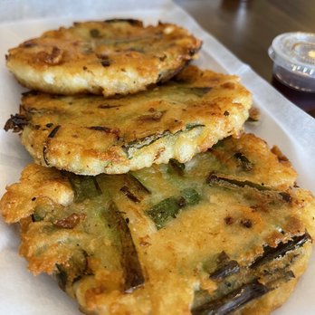 Gumii - Scallion pancakes are a must - Korean Near Me - Naperville, Illinois Gumii - Scallion pancakes are a must - Korean Near Me - Naperville, Illinois