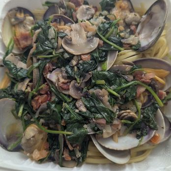 La Ciccia - Clams casino with pasta, very dry, no sauce! - Italian Near Me - Honolulu, Hawaii La Ciccia - Clams casino with pasta, very dry, no sauce! - Italian Near Me - Honolulu, Hawaii