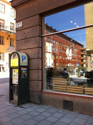 Café Pom & Flora Södermalm by null