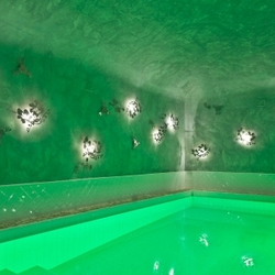 Lungarno Spa - Lungarno Spa Firenze - piscina con cromoterapia