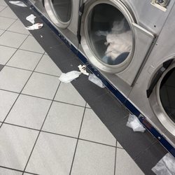 Anaheim Coin Laundry - More trash
