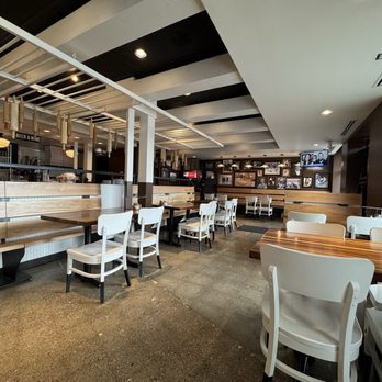Crispelli's Bakery & Pizzeria - Pizza Near Me - Grosse Pointe Woods, Michigan