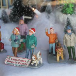 Ventura Hearing Center - Beautiful Christmas window decorations! Ventura Hearing Center.