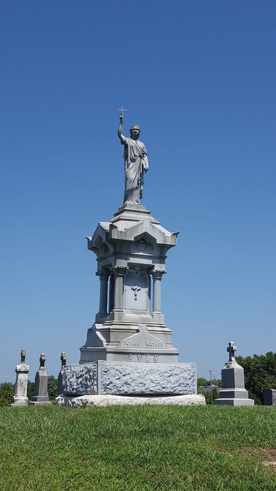 MOUNT CALVARY CEMETERY Eisenhower & Desoto, Lansing, Kansas Funeral