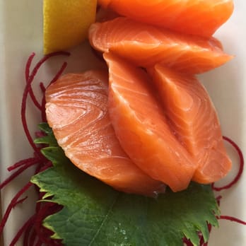 Aonami - Salmon sashimi - super fresh - Sushi Bars Near Me - Chico, California
