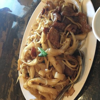 Foo Chow Restaurant - Beef Chow Fun - Chinese Near Me - Los Angeles, California