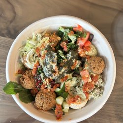 The Hummus Republic - Bowl with falafel