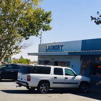 Lavanderia Nayarit - Tucked away in the corner under the shade of threes - Laundromat Near Me - Marysville, California