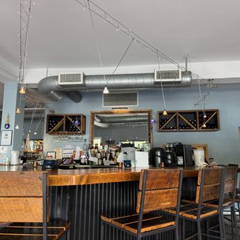 Aki Japanese Fusion - Inside - Sushi Bars Near Me - Freeport, Maine Aki Japanese Fusion - Inside - Sushi Bars Near Me - Freeport, Maine