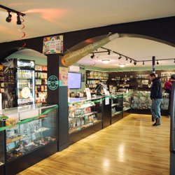 Cannazone West Side - Interior