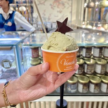Venchi - Baby sized pistachio gelato in a chocolate and chopped hazelnut crusted cup - SOOOOOOOO GOOOOOOOOOD - Gelato Near Me - New York, New York