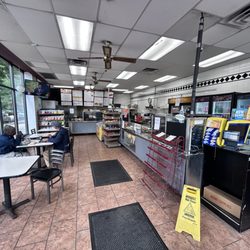 Morry's Deli . E 55th St. Hyde Park . Breakfast Soups Sandwiches Hotdogs Subs BBQ & Italian Beef Burgers Coffee. Fast Nice Service.Cool!