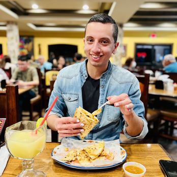 El Tapatio Mexican Restaurant - large shrimp quesadilla | lime margarita - Mexican Near Me - Kingsville, Texas El Tapatio Mexican Restaurant - large shrimp quesadilla | lime margarita - Mexican Near Me - Kingsville, Texas