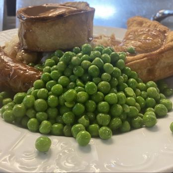 Braveheart Highland Pub - Scottish Sampler!!Served with mashed potatoes and peas! A Bridie (my personal favorite) a meat pie, and a banger - Scottish Near Me - Hellertown, Pennsylvania