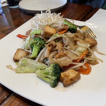 Golden Spoon - Pad Kee Mao - Thai Near Me - Manteca, California Golden Spoon - Pad Kee Mao - Thai Near Me - Manteca, California