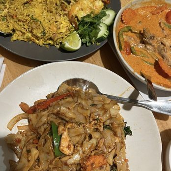 Basil & Co - Red Curry, Pineapple Fried Rice & Drunken Noodles - Thai Near Me - Diamond Bar, California