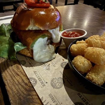 Amor Y Tacos - Chills relleno burger. Doesn't compare to the original burger they sold. - Mexican Near Me - Cerritos, California Amor Y Tacos - Chills relleno burger. Doesn't compare to the original burger they sold. - Mexican Near Me - Cerritos, California