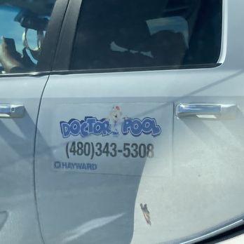 Doctor Pool - Picture safely taken at stop light after they'd been texting while driving for the past couple minutes - Pool Cleaners Near Me - Mesa, Arizona