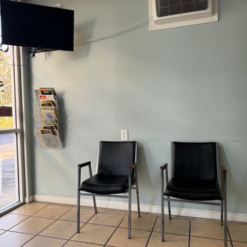 Fremont quick smog - Seating/waiting area - Smog Check Stations Near Me - Fremont, California