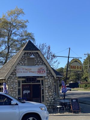 Stallings Rockstore Bar-B-Q by null