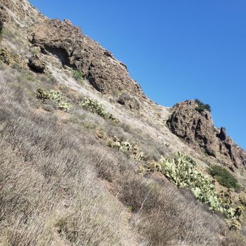Paradise Falls - Mountains along the way of Santa Rosa trail. decided to climb to the top - Hiking Near Me - Thousand Oaks, California Paradise Falls - Mountains along the way of Santa Rosa trail. decided to climb to the top - Hiking Near Me - Thousand Oaks, California