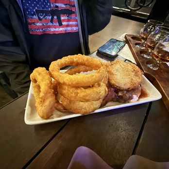 Stock & Barrel - Burgers Near Me - Knoxville, Tennessee