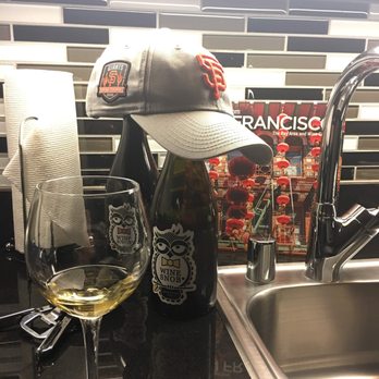 Wine Snob* - Wine Tasting Room Near Me - Glen Ellen, California Wine Snob* - Wine Tasting Room Near Me - Glen Ellen, California