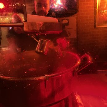 WeihnachtsZauber Gendarmenmarkt - Real deal Glühwein in big kettle - Christmas Markets Near Me - Berlin, BE