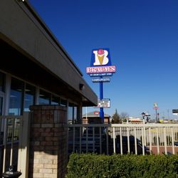 Braums Ice Cream & Dairy Store
