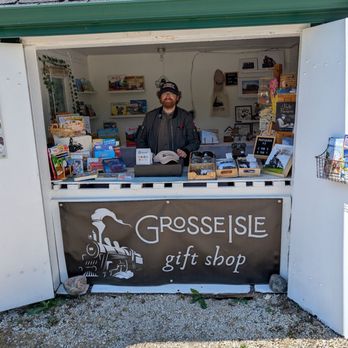 Prairie Dog Central - Grosse Isle gift shop - Train Stations Near Me