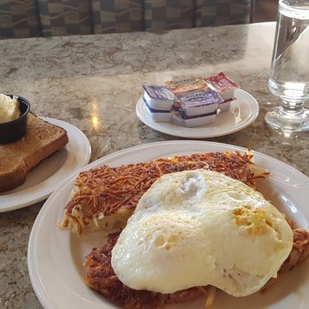 Cavalier Coastal Kitchen - Corned beef hash with buttered wheat toast - American Near Me - San Simeon, California