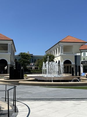 Tanger Outlets Deer Park by null