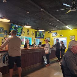 Dog'Gone Brewery - Bar area