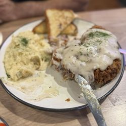 Hooper's - Chicken fried steak