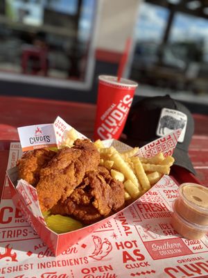 Original Clyde's Hot Chicken by null