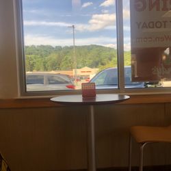 Wendy's - The dining room