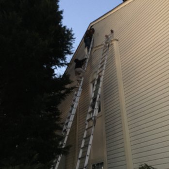 Garza Contractors - Vinyl siding repair - General Contractors Near Me - Silver Spring, Maryland