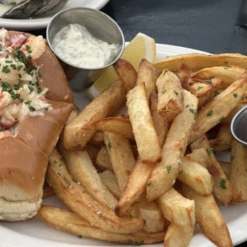 Fishwives - Lobster roll - Seafood Near Me - Pasadena, California Fishwives - Lobster roll - Seafood Near Me - Pasadena, California