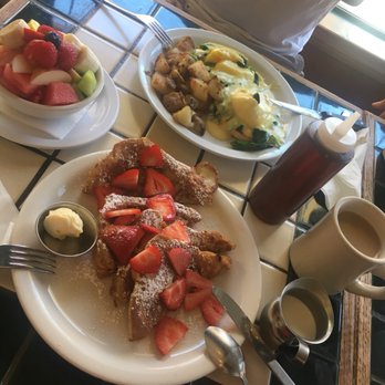 Coffee Pub - 2 piece French toast with added strawberries, eggs Florentine, cup of fruit, & coffee - Breakfast & Brunch Near Me - Las Vegas, Nevada