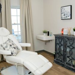 Advanced Aesthetics Group - Treatment Room