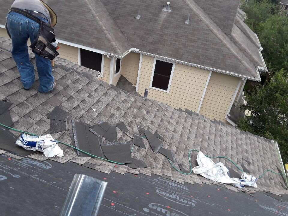 Slide of Aura Roofing Services