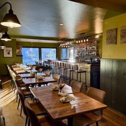 Rambler Irish Bistro - Dining room