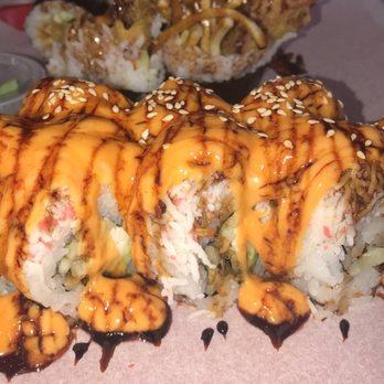 Sushi Roller - Sakura Rolls - Sushi Bars Near Me - Albuquerque, New Mexico