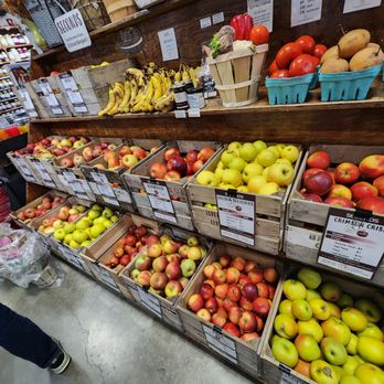 Brecknock Orchard - Fruits & Veggies Near Me - Mohnton, Pennsylvania