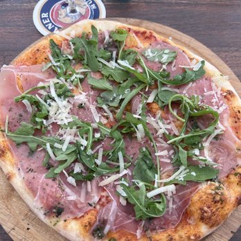 Die Insel - Pizza with prosciutto and arugula - Northern German Near Me - Hameln, NI Die Insel - Pizza with prosciutto and arugula - Northern German Near Me - Hameln, NI