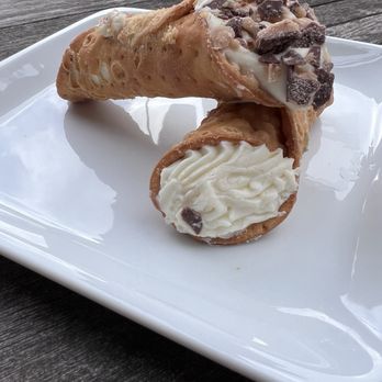Bova's Bakery - Creme Brulee Cannoli, Plain Ricotta Cannoli - Bakeries Near Me - Boston, Massachusetts Bova's Bakery - Creme Brulee Cannoli, Plain Ricotta Cannoli - Bakeries Near Me - Boston, Massachusetts