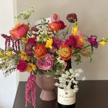 Delphinium Designs & Events - My Beautiful "DutchMaster" arrangement! - Florists Near Me - Dallas, Texas Delphinium Designs & Events - My Beautiful "DutchMaster" arrangement! - Florists Near Me - Dallas, Texas